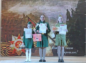Мы о войне стихами говорим