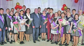 В добрый путь, выпускники!